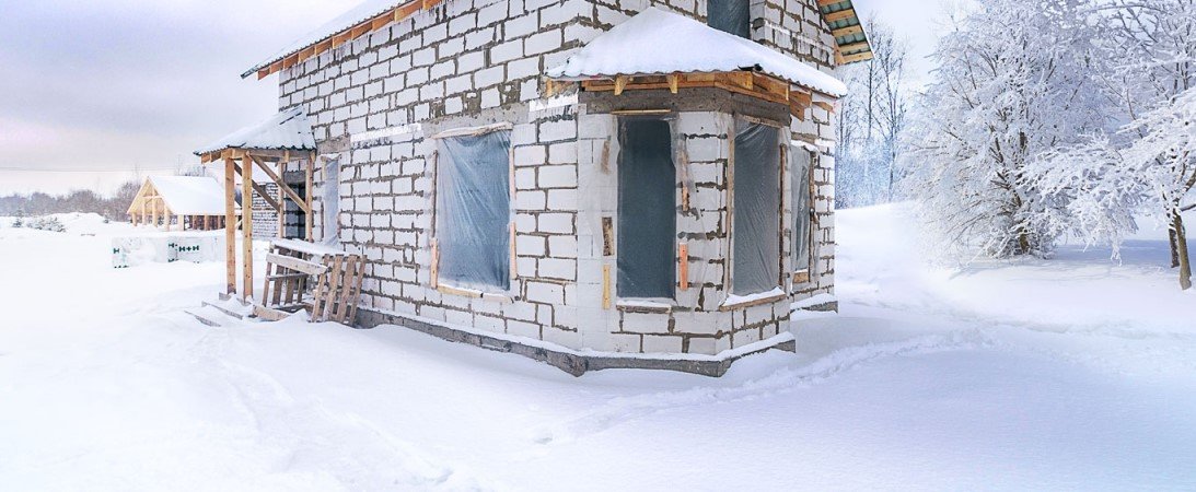 Можно ли строить дом из газобетона зимой?
